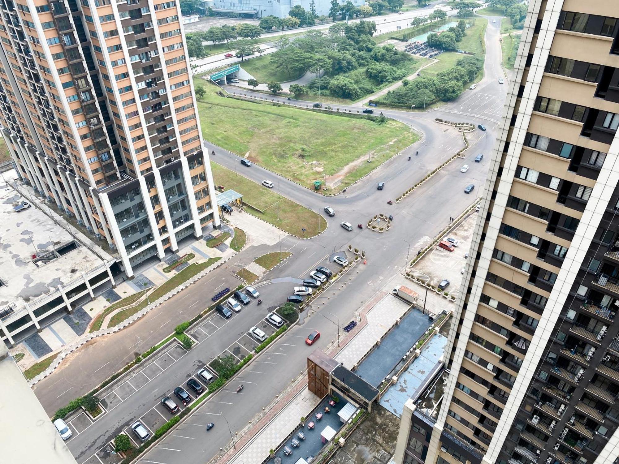 Comfortable 2Br At 25Th Floor Meikarta Apartment By Travelio Cikarang Dış mekan fotoğraf