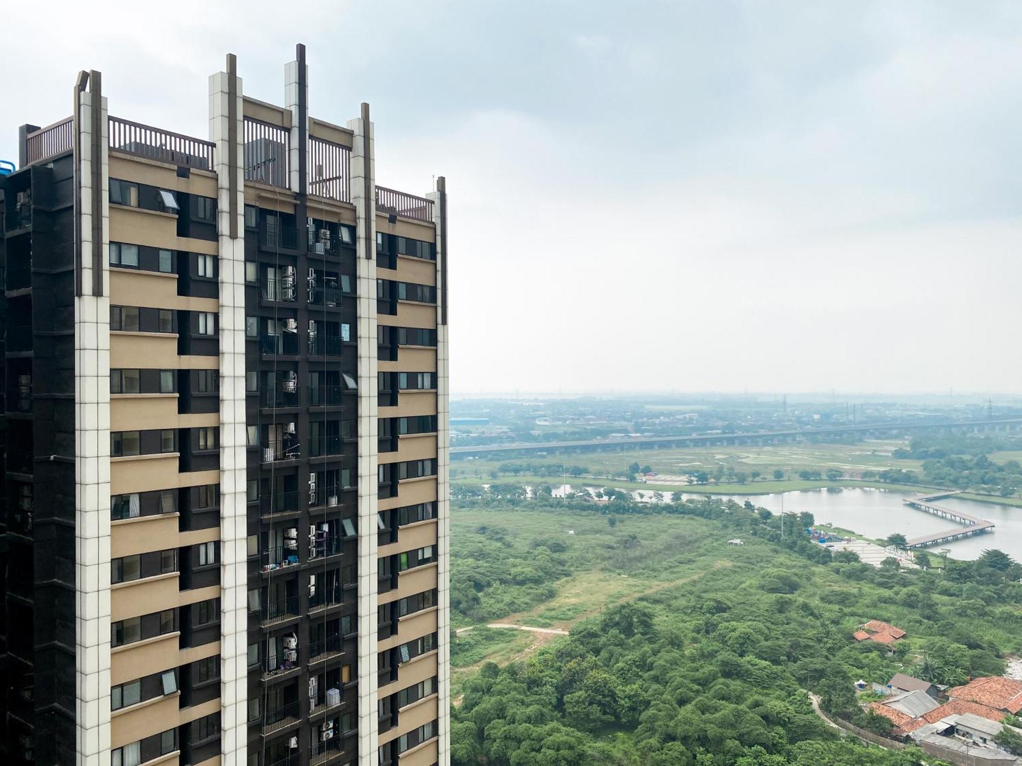 Comfortable 2Br At 25Th Floor Meikarta Apartment By Travelio Cikarang Dış mekan fotoğraf